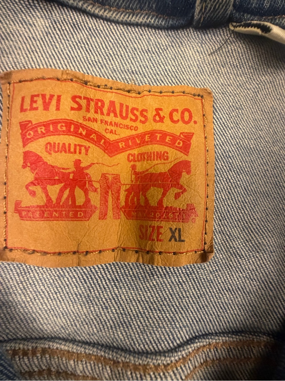 Levi's Light Wash Blue Denim Jacket - Picture 2 of 13